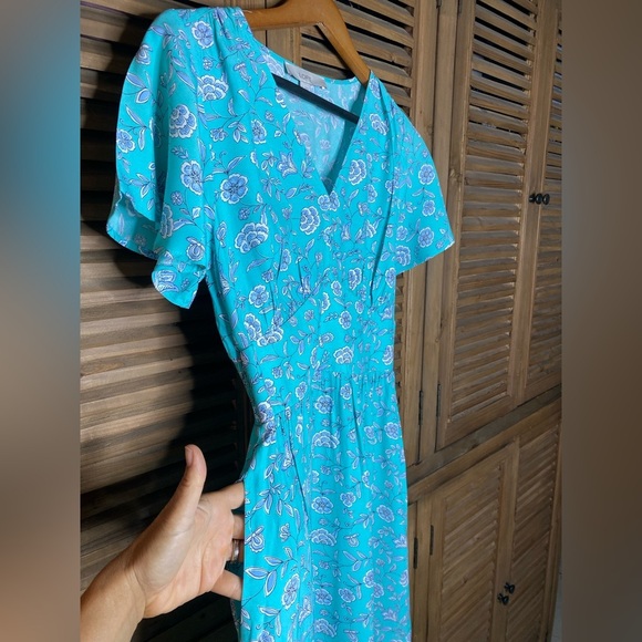 Loft Turquoise Floral V-Neck,flutter sleeve,pockets,airy&flowy, COMFY-size 6 - Picture 7 of 11